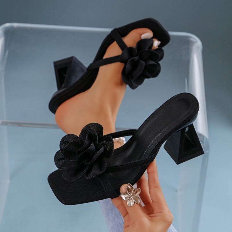 Summer Clothing Petite - Damskie sandały z kwiatowym dekorem 3D,