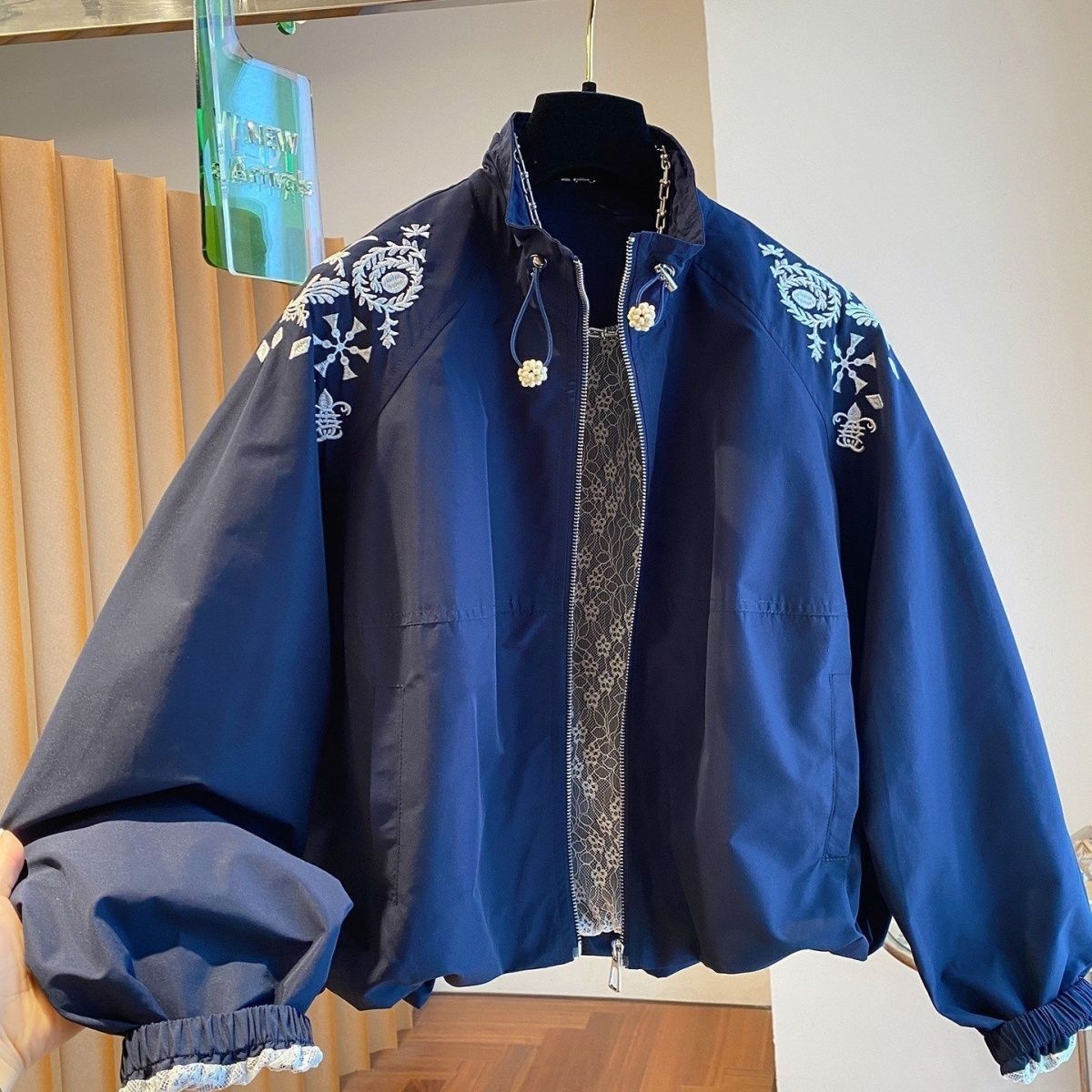 Modna kurtka przeciwsłoneczna  – Crew Clothing Summer Jacket recenzja i cena