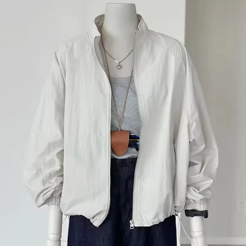 Koreańskie kobiety z długim rę – Crew Clothing Summer Jacket recenzja i cena